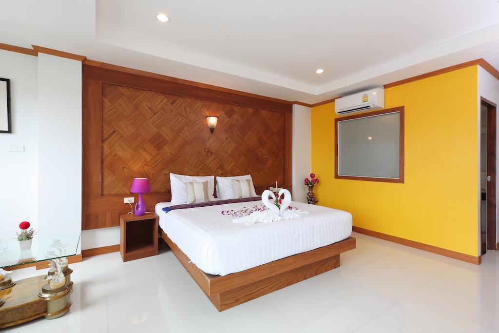 A Casa Di Luca Hotel Patong Exterior foto